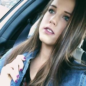 Meet your Posher, Emilee